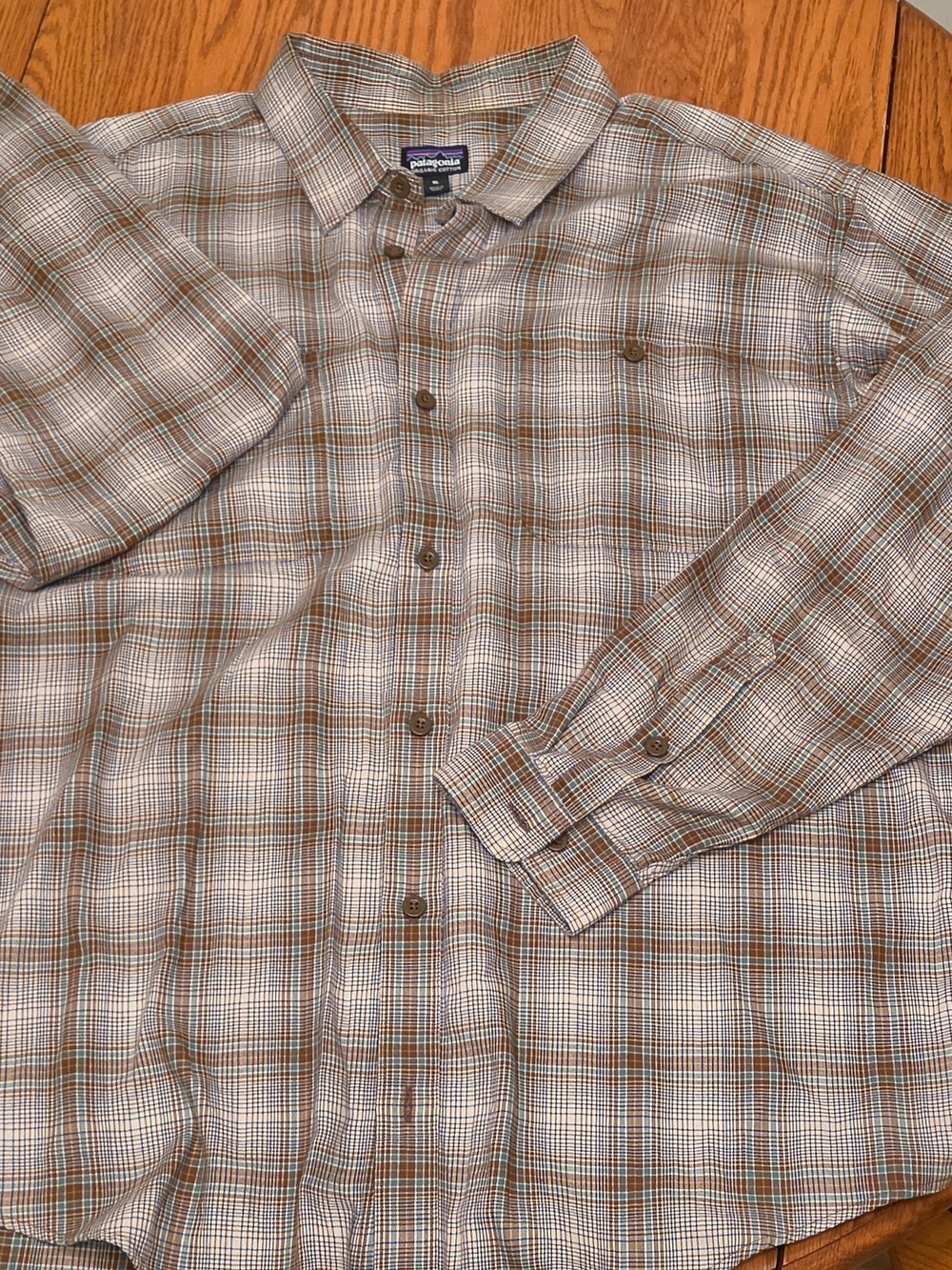 Patagonia Plaid Button-Down Shirt in Brown and White Size XL